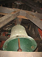 Blick in die Glockenstube mit der großen Glocke